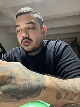 Snapshot of El_Titan1998 chatting on 03-05-25, 12:44 El Titan1998 online show from 03-05-25, 12:44