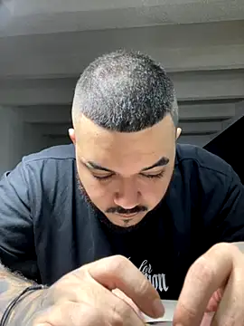 Snapshot of El_Titan1998 chatting on 09-11-25, 10:43 El Titan1998 online show from 09-11-25, 10:43