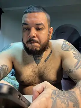 Snapshot of El_Titan1998 chatting on 10-19-25, 11:44 El Titan1998 online show from 10-19-25, 11:44