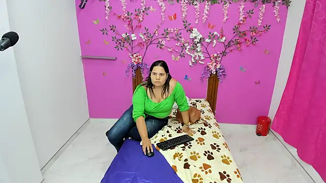 Snapshot of kariragapeass18 chatting on 01-19-25, 02:47 kariragapeass18 online show from 01-19-25, 02:47