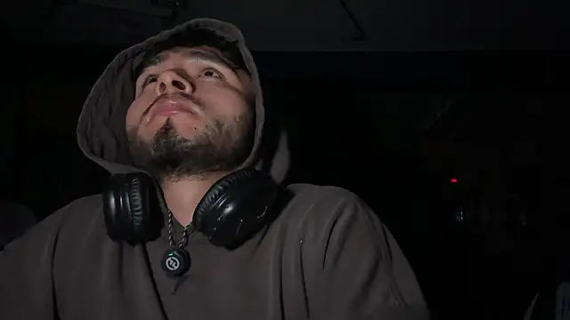 Snapshot of Beboteejoel chatting on 09-28-25, 02:17 Beboteejoel online show from 09-28-25, 02:17