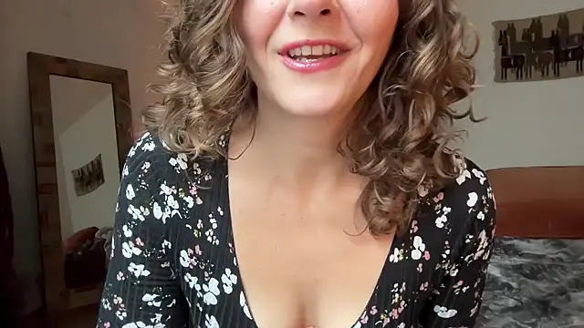 Snapshot of leahsparkles chatting on 11-02-25, 04:31 leahsparkles online show from 11-02-25, 04:31