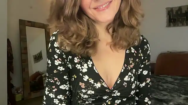 Snapshot of leahsparkles chatting on 11-30-25, 01:15 leahsparkles online show from 11-30-25, 01:15