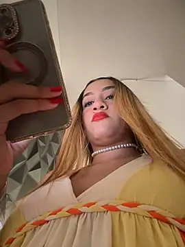 Snapshot of Mariapaula chatting on 01-09-25, 08:33 Mariapaula online show from 01-09-25, 08:33