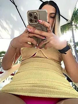 Snapshot of Mariapaula chatting on 01-12-25, 08:14 Mariapaula online show from 01-12-25, 08:14