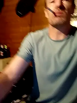 Snapshot of Eddyfrancis87 chatting on 09-25-25, 10:24 Eddyfrancis87 online show from 09-25-25, 10:24