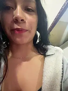 Snapshot of Charlotemonroe chatting on 01-03-25, 10:29 Charlotemonroe online show from 01-03-25, 10:29