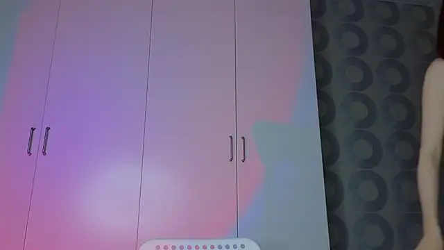 Snapshot of Cuteroxyfoxy chatting on 01-07-25, 09:18 Cuteroxyfoxy online show from 01-07-25, 09:18