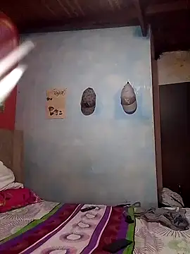 Snapshot of BlakeandRouse chatting on 12-17-25, 01:00 BlakeandRouse online show from 12-17-25, 01:00