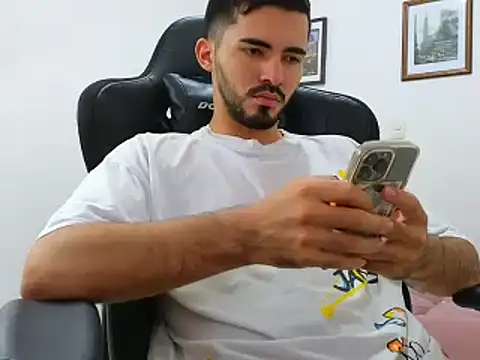 Massimoo 07 online show from 12-22-24, 08:25