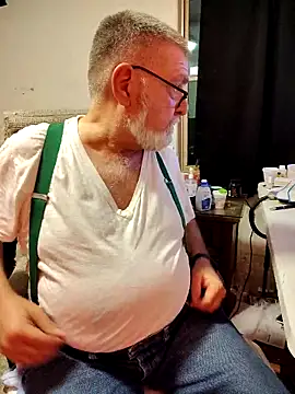 viejo oso online show from 10-11-25, 09:41