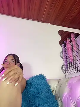 Snapshot of Valen_sr_ chatting on 01-25-25, 01:43 Valen sr online show from 01-25-25, 01:43