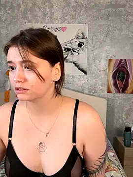 Snapshot of Sabrina_shells chatting on 10-02-25, 10:33 Sabrina shells online show from 10-02-25, 10:33