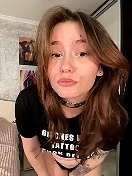 Snapshot of Sabrina_shells chatting on 10-11-25, 11:20 Sabrina shells online show from 10-11-25, 11:20