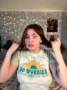 Snapshot of Sabrina_shells chatting on 11-06-25, 10:38 Sabrina shells online show from 11-06-25, 10:38