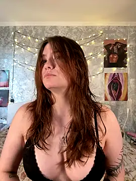 Snapshot of Sabrina_shells chatting on 11-12-25, 10:04 Sabrina shells online show from 11-12-25, 10:04