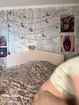 Snapshot of Sabrina_shells chatting on 12-05-25, 10:13 Sabrina shells online show from 12-05-25, 10:13