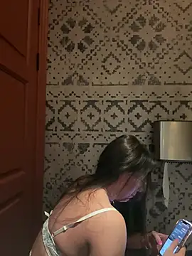 Snapshot of AndreaMood chatting on 02-05-25, 06:35 AndreaMood online show from 02-05-25, 06:35