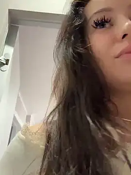 Snapshot of AndreaMood chatting on 02-28-25, 04:21 AndreaMood online show from 02-28-25, 04:21