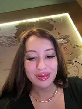 Snapshot of AndreaMood chatting on 03-21-25, 03:44 AndreaMood online show from 03-21-25, 03:44