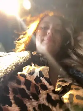 Snapshot of AndreaMood chatting on 09-27-25, 01:43 AndreaMood online show from 09-27-25, 01:43