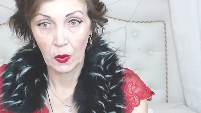 Snapshot of SilviaHart chatting on 10-03-25, 07:27 SilviaHart online show from 10-03-25, 07:27