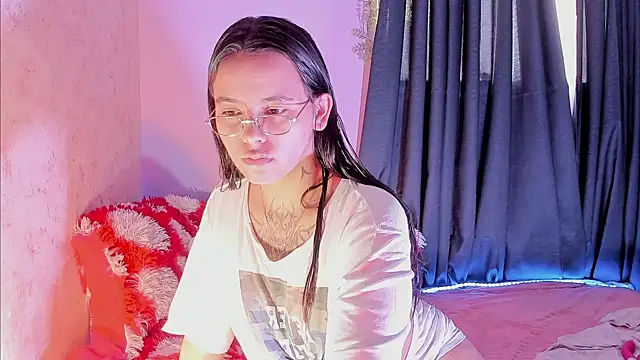 Snapshot of NattSumi chatting on 11-22-25, 01:21 NattSumi online show from 11-22-25, 01:21