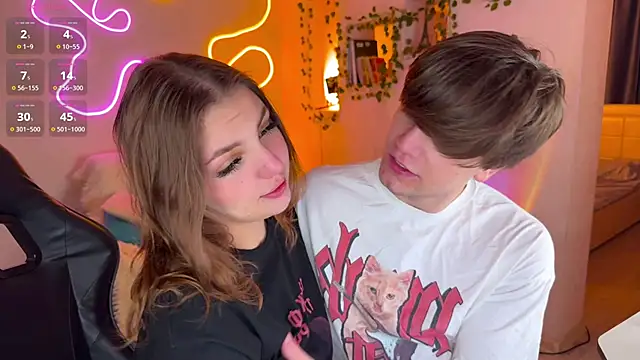 RobertAndLinela online show from 11-05-25, 04:40