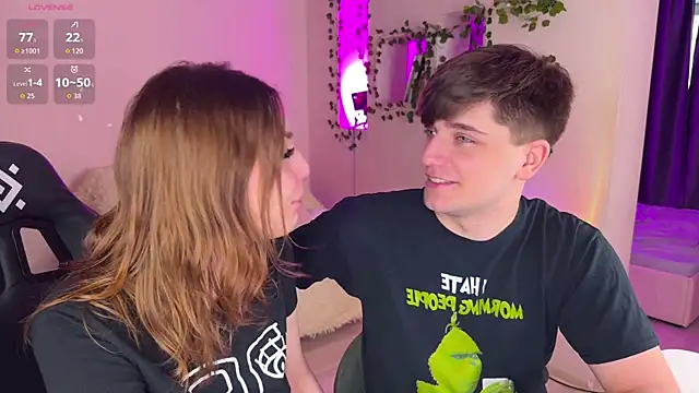 RobertAndLinela online show from 12-20-25, 10:11