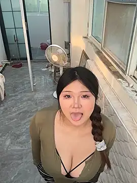 Snapshot of Happyou2 chatting on 01-30-25, 08:32 Happyou2 online show from 01-30-25, 08:32