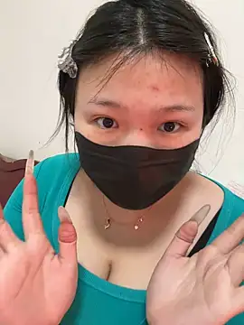 Snapshot of Happyou2 chatting on 02-25-25, 12:34 Happyou2 online show from 02-25-25, 12:34