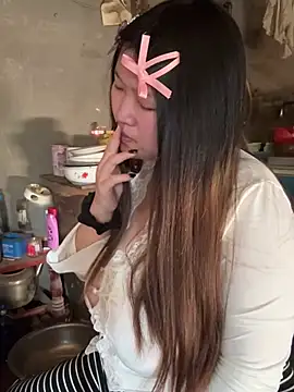 Snapshot of Happyou2 chatting on 03-14-25, 04:10 Happyou2 online show from 03-14-25, 04:10