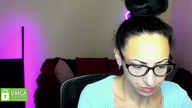 Snapshot of Arianasweety23 chatting on 10-05-25, 05:22 Arianasweety23 online show from 10-05-25, 05:22