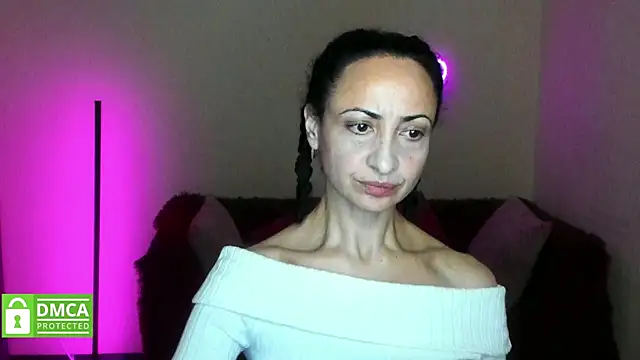 Snapshot of Arianasweety23 chatting on 10-28-25, 06:32 Arianasweety23 online show from 10-28-25, 06:32