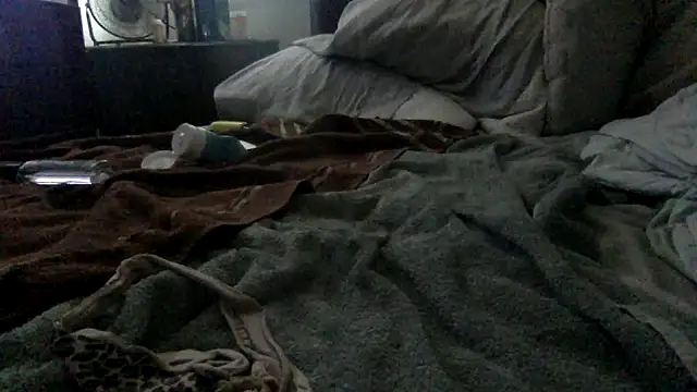 bubblebut420 online show from 12-23-24, 06:27