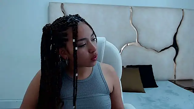 Snapshot of IsabellRodriguez18 chatting on 01-29-25, 10:48 IsabellRodriguez18 online show from 01-29-25, 10:48