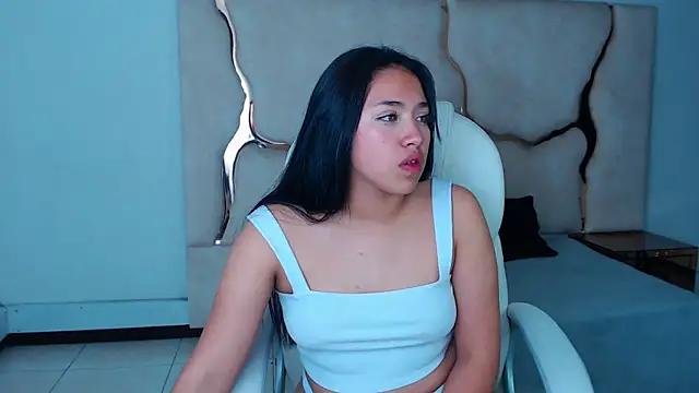 Snapshot of IsabellRodriguez18 chatting on 02-05-25, 10:19 IsabellRodriguez18 online show from 02-05-25, 10:19