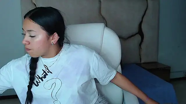 Snapshot of IsabellRodriguez18 chatting on 02-28-25, 07:37 IsabellRodriguez18 online show from 02-28-25, 07:37