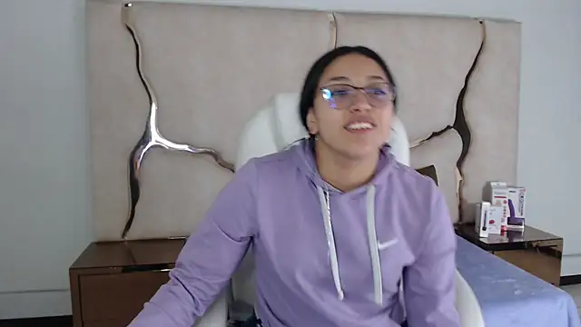 Snapshot of IsabellRodriguez18 chatting on 03-05-25, 04:13 IsabellRodriguez18 online show from 03-05-25, 04:13