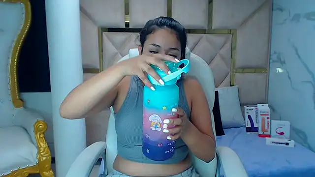 Snapshot of IsabellRodriguez18 chatting on 03-07-25, 07:19 IsabellRodriguez18 online show from 03-07-25, 07:19