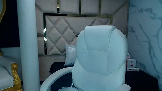 Snapshot of IsabellRodriguez18 chatting on 03-09-25, 11:36 IsabellRodriguez18 online show from 03-09-25, 11:36