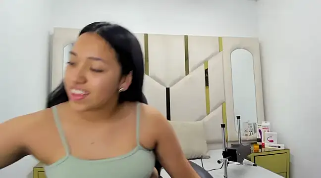 Snapshot of IsabellRodriguez18 chatting on 03-12-25, 12:42 IsabellRodriguez18 online show from 03-12-25, 12:42