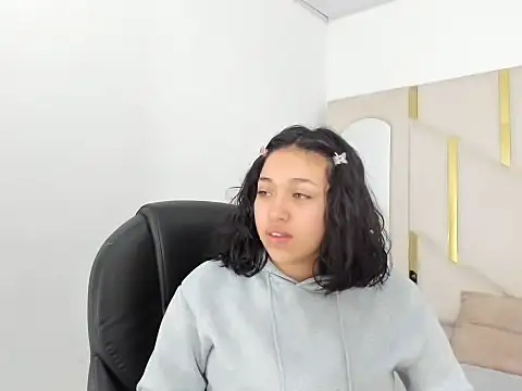 Snapshot of IsabellRodriguez18 chatting on 09-19-25, 02:35 IsabellRodriguez18 online show from 09-19-25, 02:35