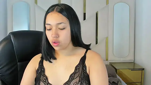 Snapshot of IsabellRodriguez18 chatting on 10-07-25, 03:25 IsabellRodriguez18 online show from 10-07-25, 03:25