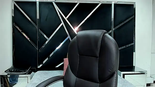 Snapshot of IsabellRodriguez18 chatting on 10-09-25, 03:48 IsabellRodriguez18 online show from 10-09-25, 03:48