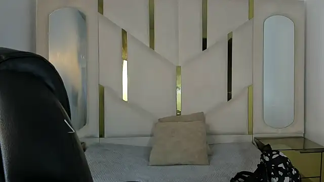 Snapshot of IsabellRodriguez18 chatting on 10-17-25, 12:47 IsabellRodriguez18 online show from 10-17-25, 12:47