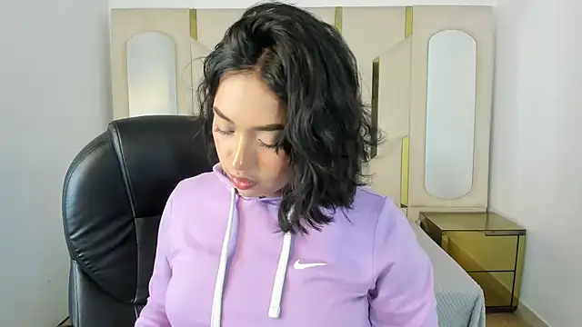 Snapshot of IsabellRodriguez18 chatting on 10-23-25, 03:39 IsabellRodriguez18 online show from 10-23-25, 03:39