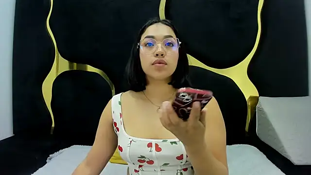 Snapshot of IsabellRodriguez18 chatting on 11-11-25, 03:17 IsabellRodriguez18 online show from 11-11-25, 03:17