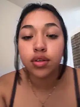 Snapshot of IsabellRodriguez18 chatting on 11-12-25, 03:12 IsabellRodriguez18 online show from 11-12-25, 03:12