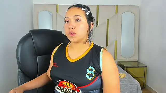 Snapshot of IsabellRodriguez18 chatting on 11-25-25, 06:13 IsabellRodriguez18 online show from 11-25-25, 06:13